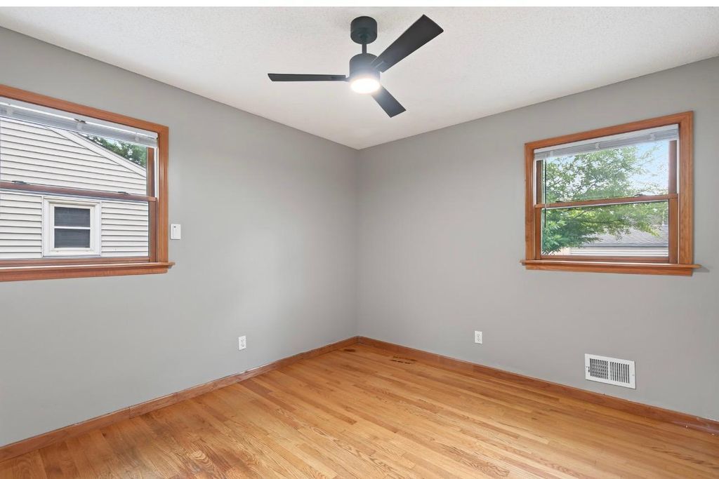 4900 Thomas Avenue N, Minneapolis, MN 55430 — photo 4