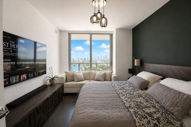 16385 Biscayne Boulevard 1920, North Miami Beach, FL 33160