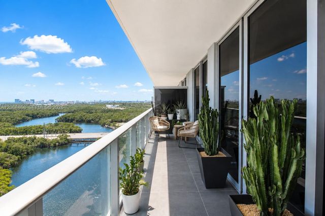 16385 Biscayne Boulevard 1920, North Miami Beach, FL 33160