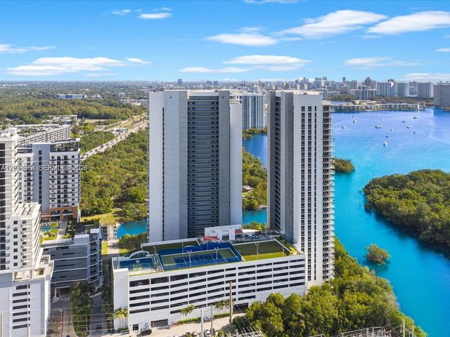 16385 Biscayne Boulevard 1920, North Miami Beach, FL 33160