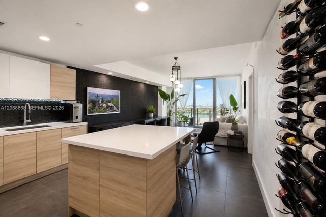 16385 Biscayne Boulevard 1920, North Miami Beach, FL 33160