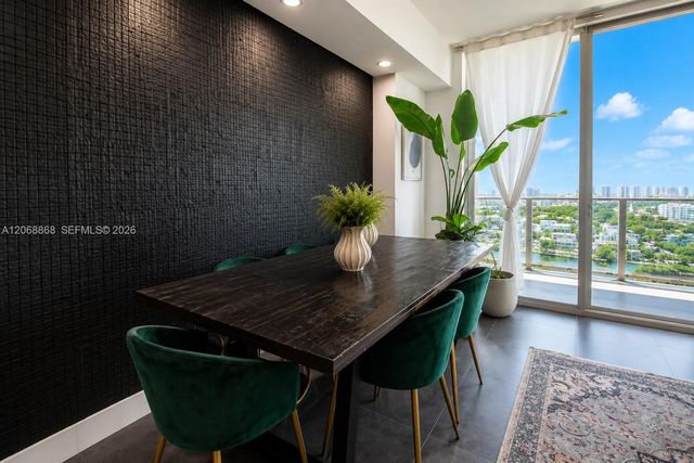 16385 Biscayne Boulevard 1920, North Miami Beach, FL 33160