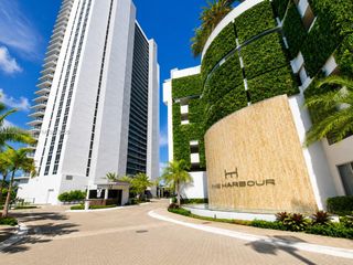 16385 Biscayne Boulevard 1920, North Miami Beach, FL 33160