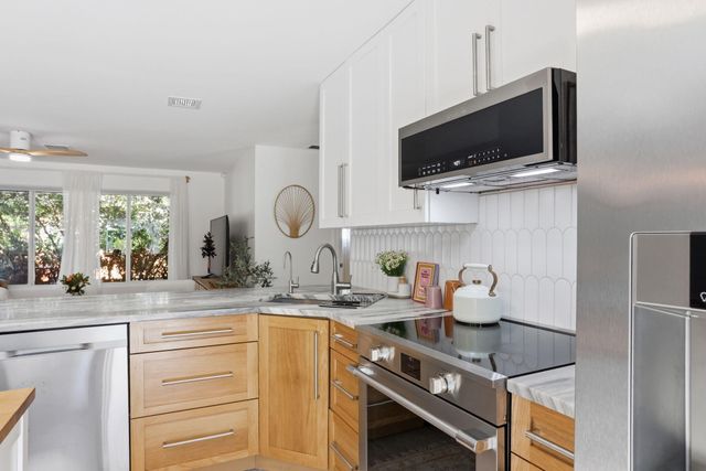 4461 NE 15th Avenue, Oakland Park, FL 33334