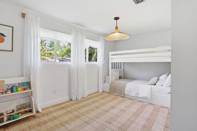 4461 NE 15th Avenue, Oakland Park, FL 33334
