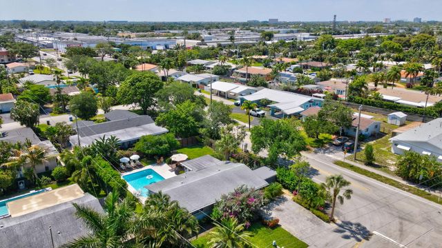 4461 NE 15th Avenue, Oakland Park, FL 33334