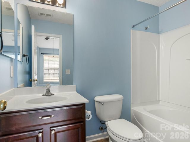 3259 Blythe Ridge Court, Charlotte, NC 28213