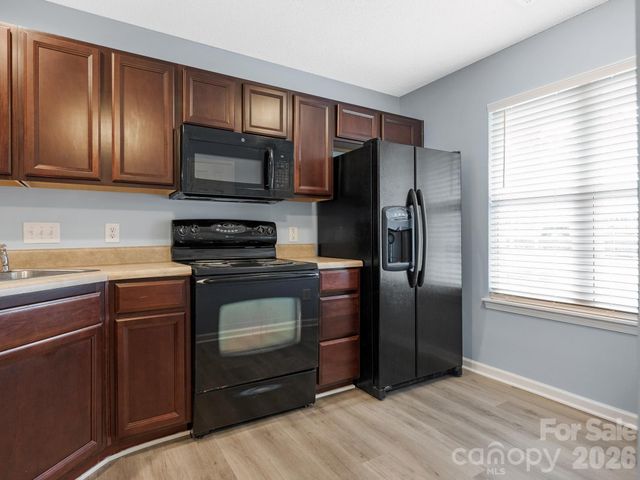3259 Blythe Ridge Court, Charlotte, NC 28213
