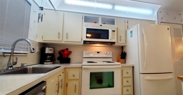 10300 NW 30th Ct 302, Sunrise, FL 33322