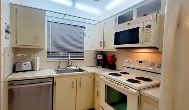 10300 NW 30th Ct 302, Sunrise, FL 33322