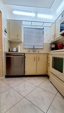 10300 NW 30th Ct 302, Sunrise, FL 33322