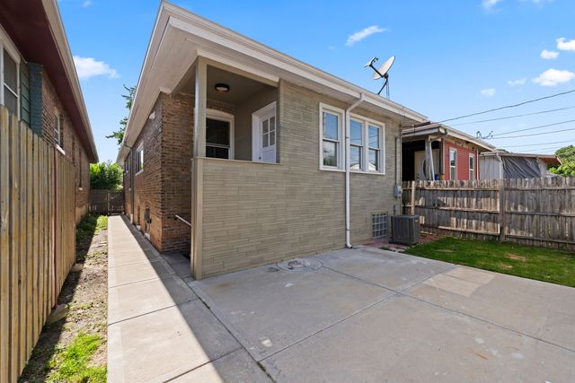 5827 S Spaulding Avenue, Chicago, IL 60629