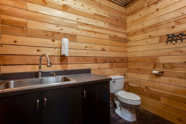 2308 18th Ave, Lindsborg, KS 67456