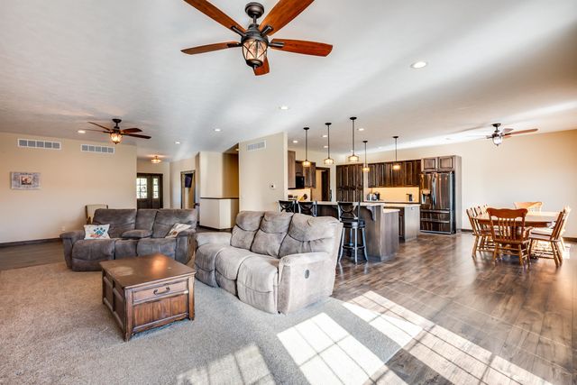 2308 18th Ave, Lindsborg, KS 67456