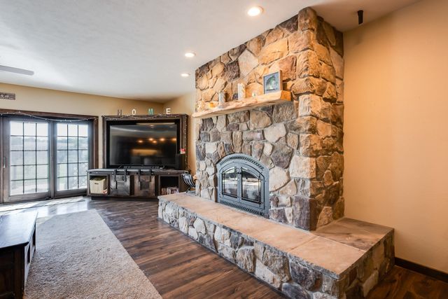 2308 18th Ave, Lindsborg, KS 67456