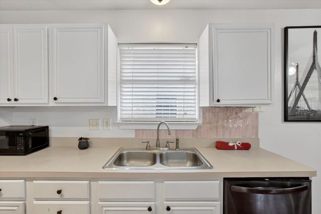 1704 N Bent Tree Trail, Grand Prairie, TX 75052