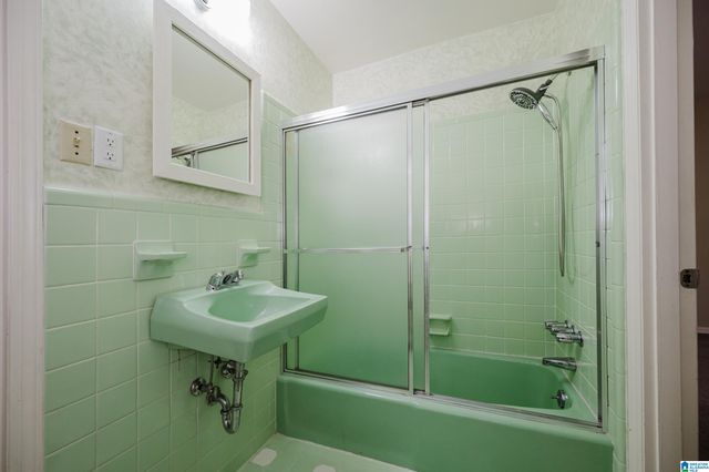 1421 HICKORY LANE, Birmingham, AL 35235