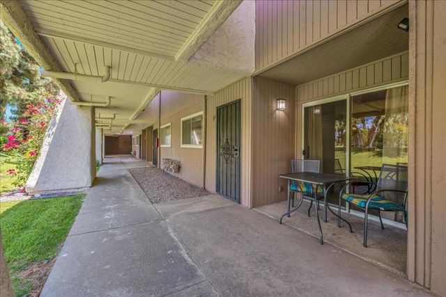 2860 N Los Felices Road 101, Palm Springs, CA 92262