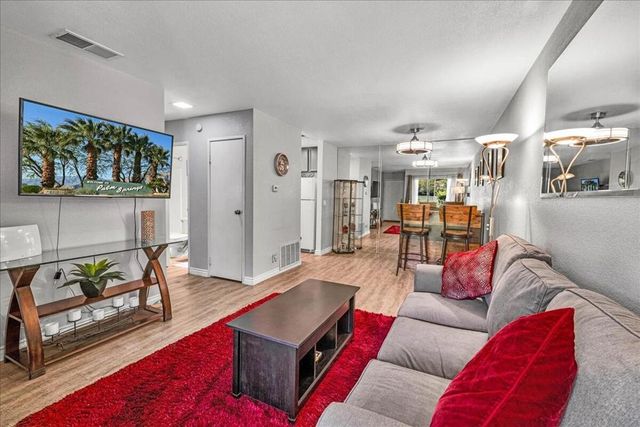 2860 N Los Felices Road 101, Palm Springs, CA 92262