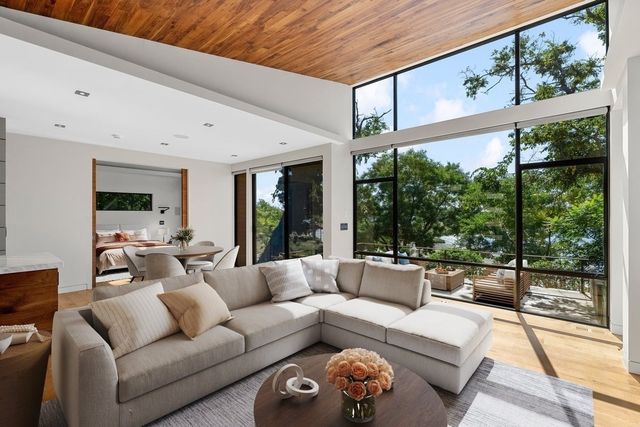 201R Savin Hill Avenue, Boston, MA 02125