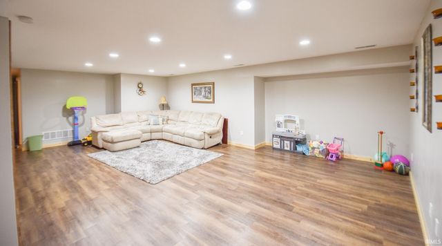 904 Nicholas Trail, Fremont, IN 46737