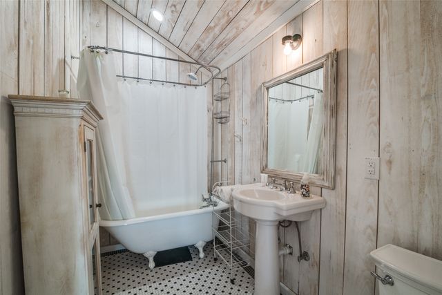 7968 County Road 2412, Quinlan, TX 75474