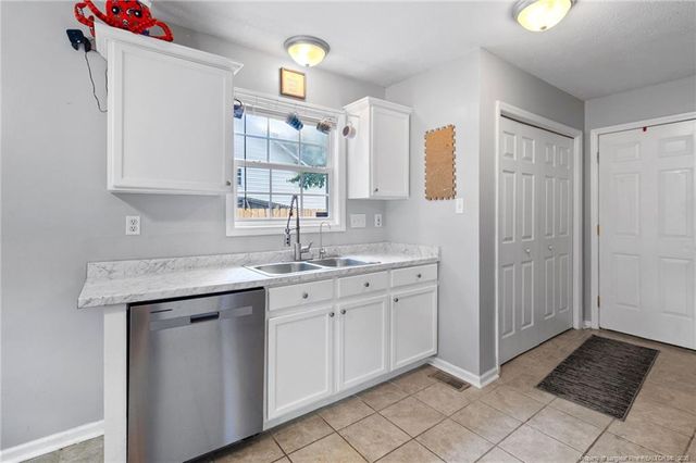 114 Jefferson Drive, Raeford, NC 28376