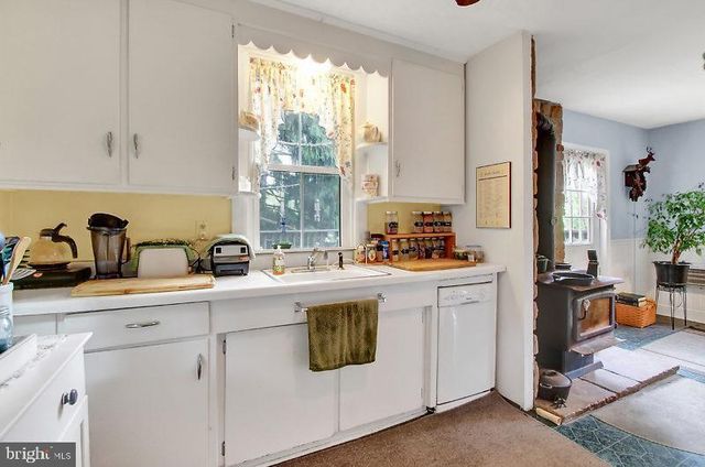 4011 CHERRY RUN RD, Glen Rock, PA 17327