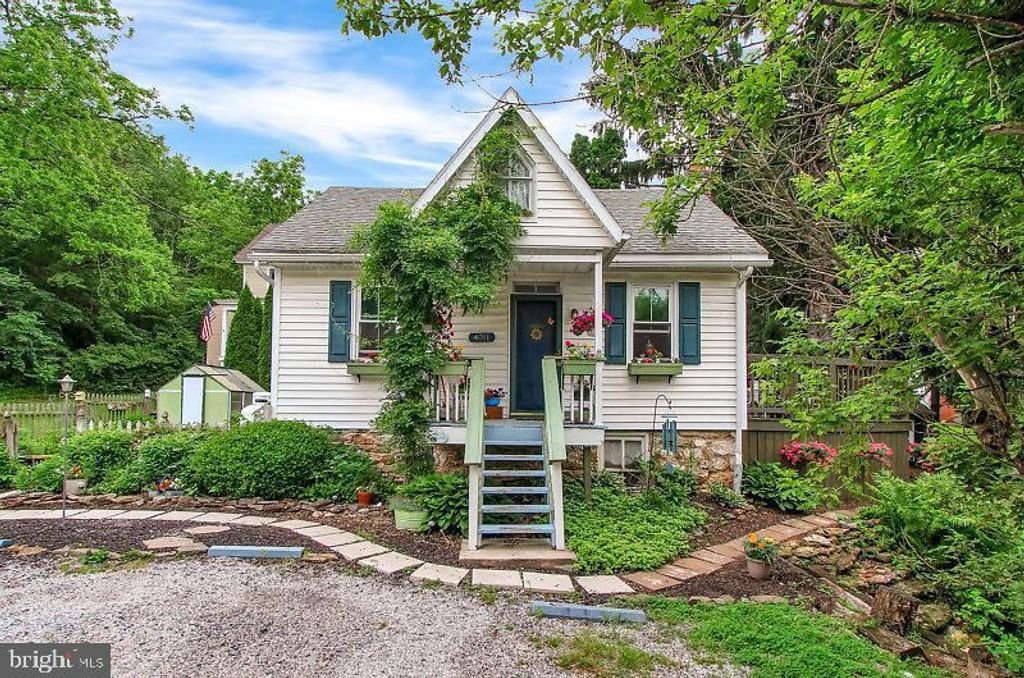 4011 CHERRY RUN RD, Glen Rock, PA 17327