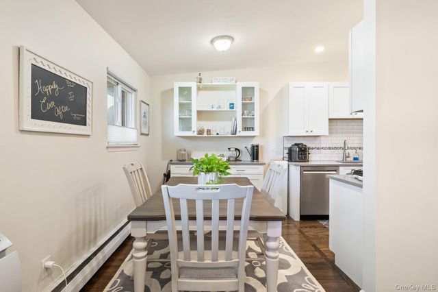 748 Deer Park Avenue 7H, North Babylon, NY 11703
