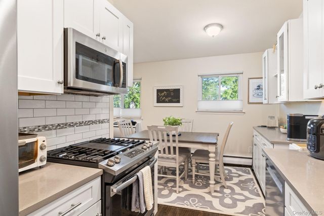 748 Deer Park Avenue 7H, North Babylon, NY 11703