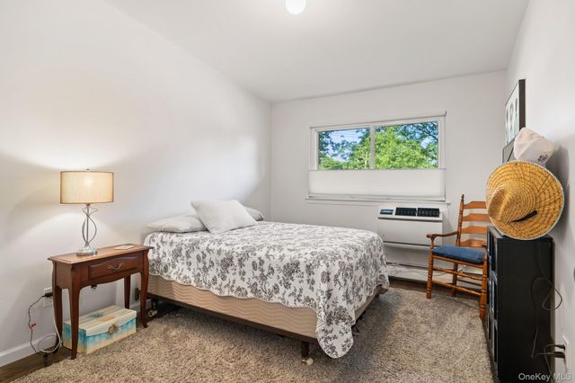748 Deer Park Avenue 7H, North Babylon, NY 11703