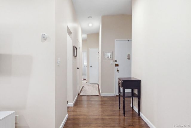 748 Deer Park Avenue 7H, North Babylon, NY 11703