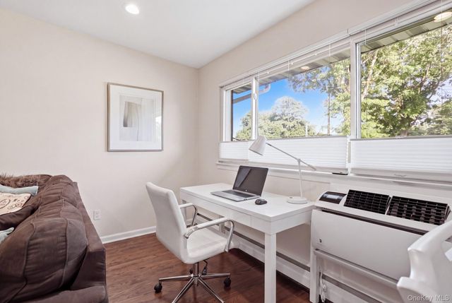 748 Deer Park Avenue 7H, North Babylon, NY 11703