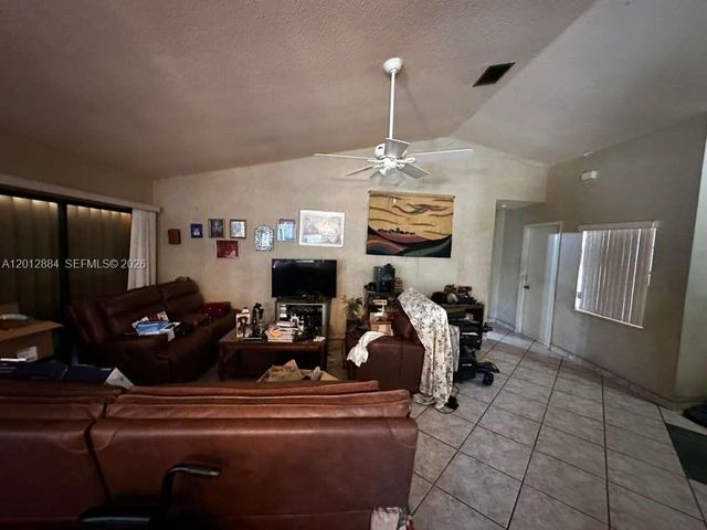 8700 SW 56th Ct, Cooper City, FL 33328