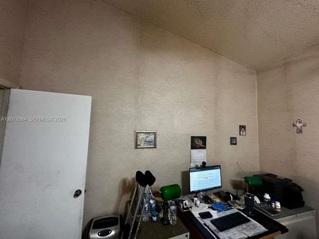 8700 SW 56th Ct, Cooper City, FL 33328