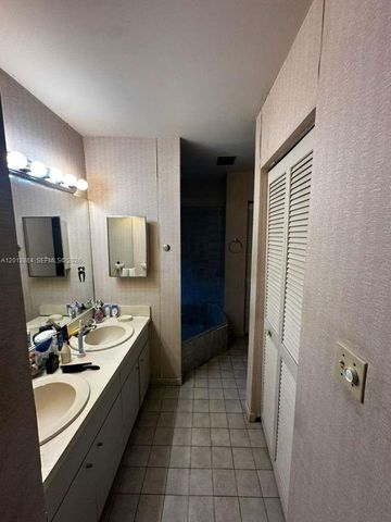 8700 SW 56th Ct, Cooper City, FL 33328
