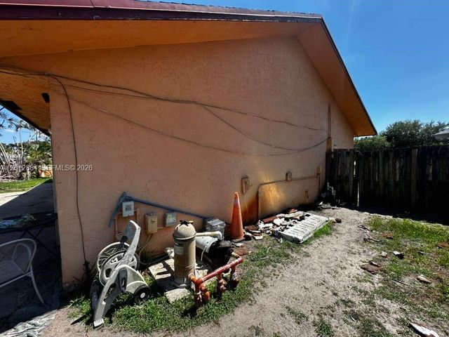 8700 SW 56th Ct, Cooper City, FL 33328