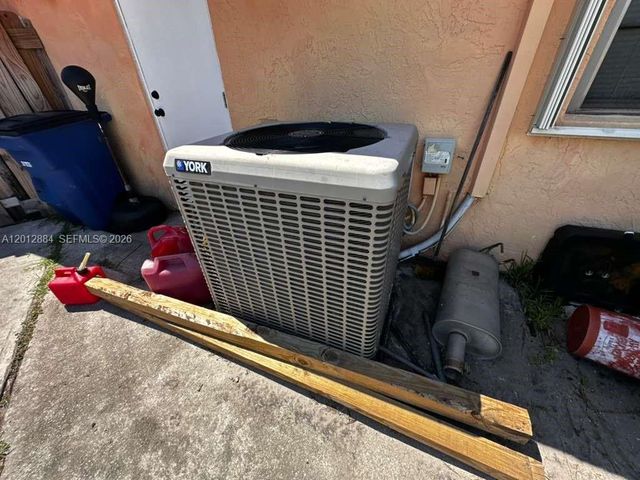 8700 SW 56th Ct, Cooper City, FL 33328