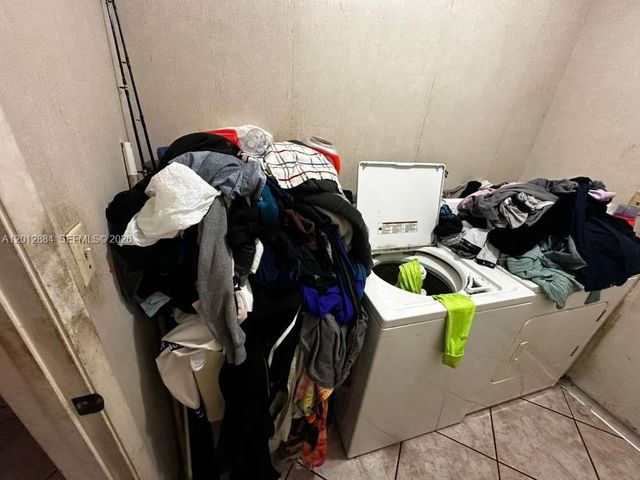 8700 SW 56th Ct, Cooper City, FL 33328