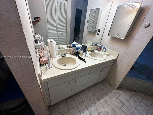 8700 SW 56th Ct, Cooper City, FL 33328