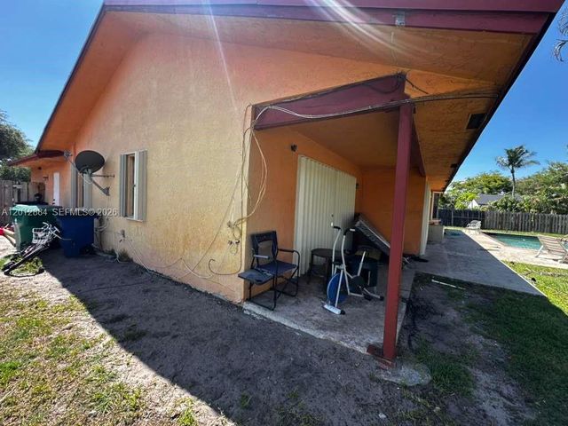 8700 SW 56th Ct, Cooper City, FL 33328