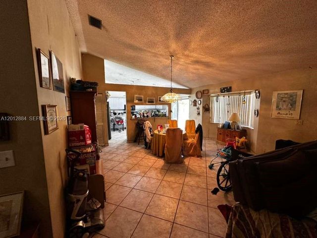 8700 SW 56th Ct, Cooper City, FL 33328
