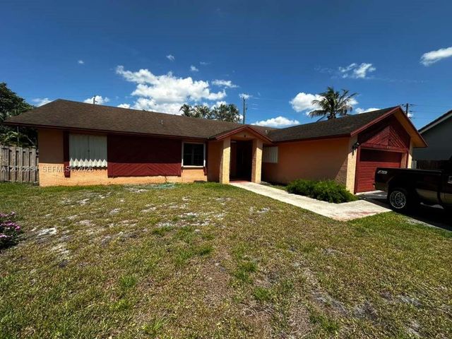 8700 SW 56th Ct, Cooper City, FL 33328
