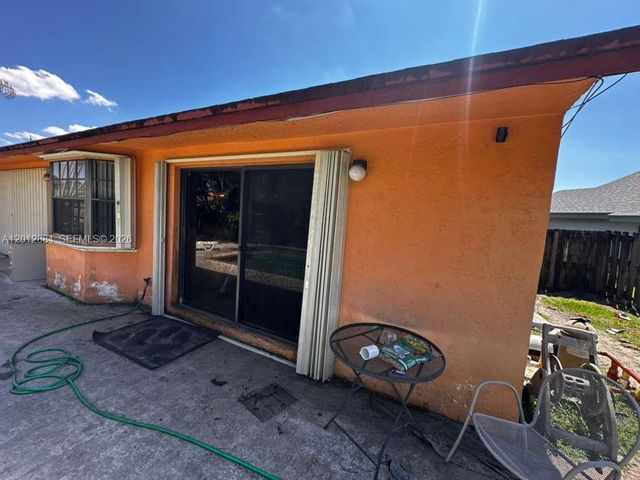 8700 SW 56th Ct, Cooper City, FL 33328