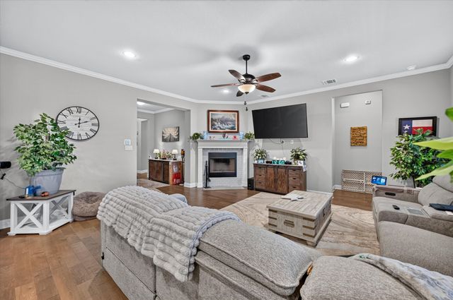 1940 Silver Falls Drive, Burleson, TX 76028