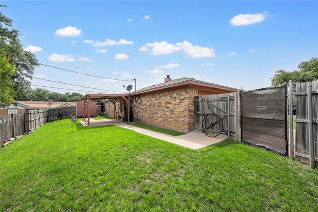 601 Circle Creek Drive, Hewitt, TX 76643