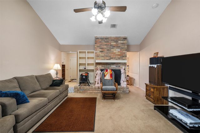 601 Circle Creek Drive, Hewitt, TX 76643
