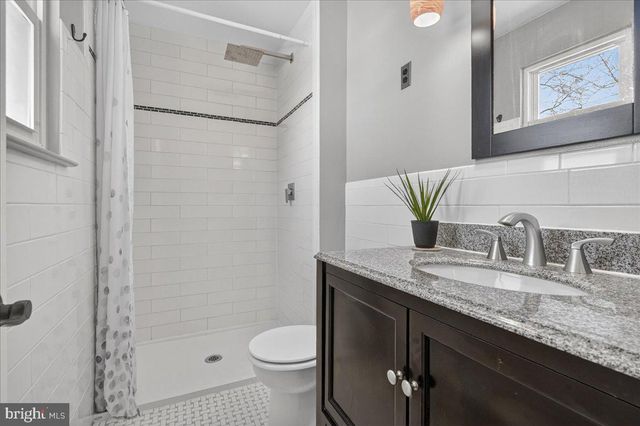 8 RED CLOUD CIR, Royersford, PA 19468