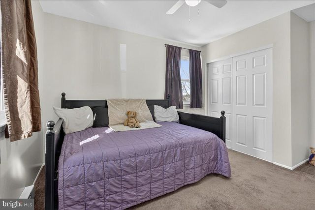 8 RED CLOUD CIR, Royersford, PA 19468